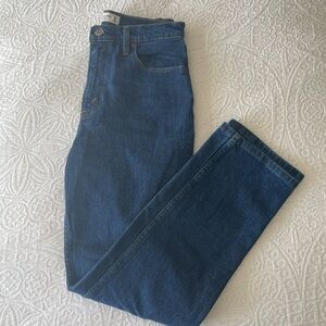 Abercrombie Ultra High Rise 90s Straight Jean - size 26 short dark wash